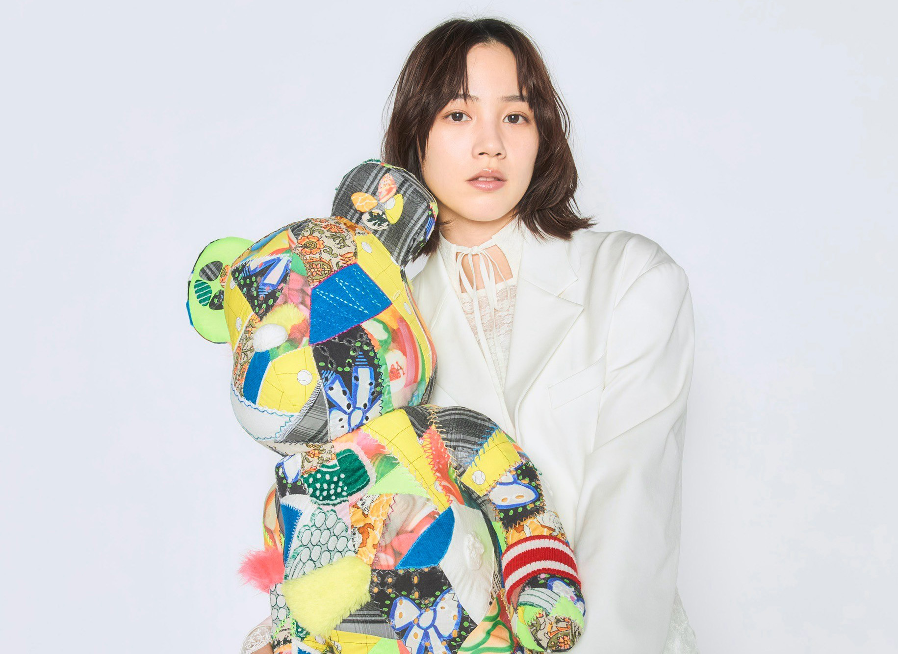 世界に一体！のんの衣装から作られた「BE@RBRICK 1000% × OUI OU NON 